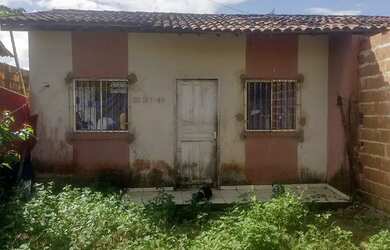 Imagem: A casa possui 2 Dormitórios, 1 Banheiro e está localizado