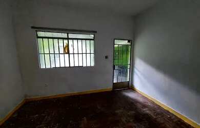 Imagem: A casa possui 3 Dormitórios, 1 Banheiro, 70m² de Área e está