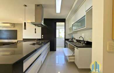 Imagem: O apartamento possui 1 Dormitório, 1 Banheiro, 2 Vagas na garagem