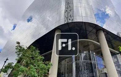 Imagem: O depósito possui 5 Vagas na garagem, 922m² de Área e está