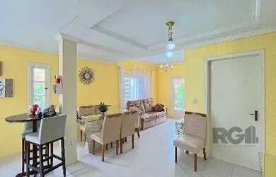 Imagem 10: Casa em Porto Alegre, no bairro Hípica, com 2 dormitório s , e 2 banheiros,...