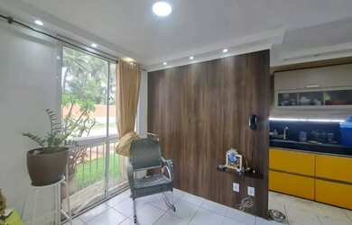 Imagem: O apartamento possui 2 Dormitórios, 1 Banheiro, 1 Vaga na garagem