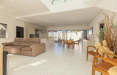 Imagem 2: Sobrado com 04 suítes e 03 vagas de garagem Bom Retiro Matinhos