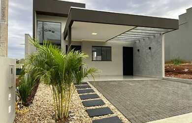 Imagem: A casa em condomínio possui 3 Dormitórios, 2 Banheiros, 2