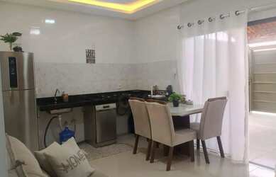 Imagem: A casa possui 2 Dormitórios, 1 Banheiro, 1 Vaga na garagem