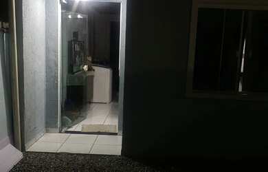 Imagem: A casa possui 1 Dormitório, 1 Banheiro, 2 Vagas na garagem