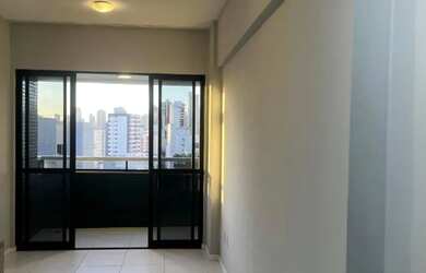 Imagem: O apartamento possui 1 Dormitório, 1 Banheiro, 1 Vaga na garagem