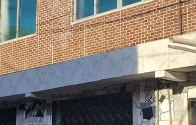 Imagem: A casa possui 5 Dormitórios e 3 Banheiros e está localizado