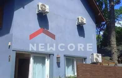 Imagem: A casa em condomínio possui 2 Dormitórios, 3 Banheiros, 2