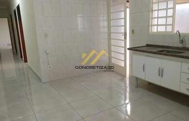 Imagem: A casa possui 3 Dormitórios, 2 Banheiros, 125m² de Área e