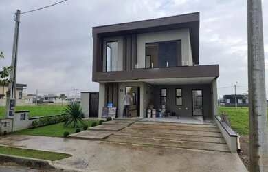 Imagem: A casa em condomínio à venda possui 3 Dormitórios, 2 Banheiros