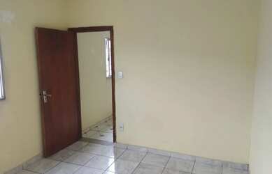 Imagem: A casa possui 2 Dormitórios, 1 Banheiro e está localizado