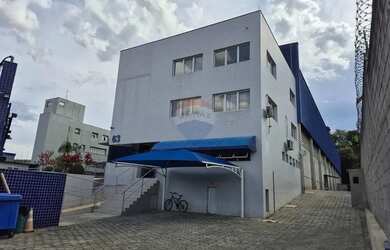 Imagem: O depósito possui 5 Vagas na garagem, 2.914m² de Área e