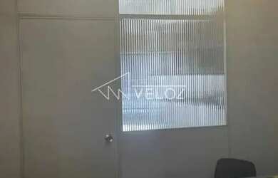 Imagem: O depósito possui 28m² de Área e está localizado em Centro