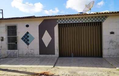 Imagem: A casa em condomínio possui 3 Dormitórios, 2 Banheiros, 2