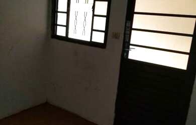 Imagem: A casa possui 2 Dormitórios, 1 Banheiro e 1 Vaga na garagem