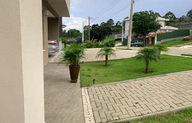 Imagem: A casa em condomínio possui 3 Dormitórios, 3 Banheiros, 2