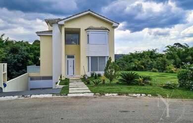 Imagem 1: Santana de Parnaíba - Casa Padrão - Suru