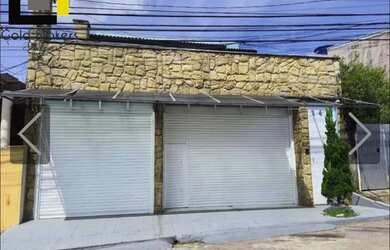 Imagem: A casa possui 5 Dormitórios, 3 Banheiros, 5 Vagas na garagem