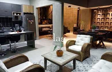 Imagem: A casa em condomínio possui 3 Dormitórios, 4 Banheiros, 5