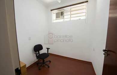 Imagem 15: Casa Padrão em Jundiaí. Churrasqueira, 236m² de Área, 3 Vagas na garageme3...