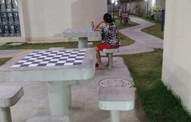 Imagem: O apartamento possui 2 Dormitórios, 1 Banheiro, 1 Vaga na garagem