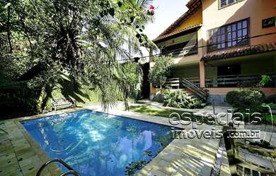 Imagem: A casa em condomínio possui 4 Dormitórios, 5 Banheiros, 4