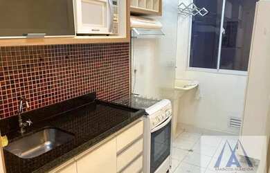 Imagem: O apartamento possui 2 Dormitórios, 1 Banheiro, 1 Vaga na garagem