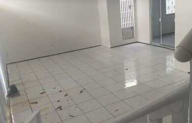 Imagem: A casa possui 3 Dormitórios, 3 Banheiros, 2 Vagas na garagem