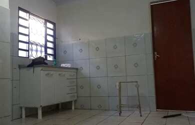 Imagem: A kitnet possui 2 Dormitórios, 1 Banheiro e está localizado