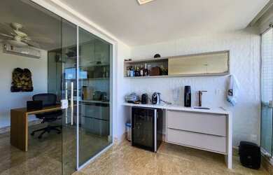 Imagem 8: MAGISTRALE. Piscina, Churrasqueira, VarandaeGuarda roupa