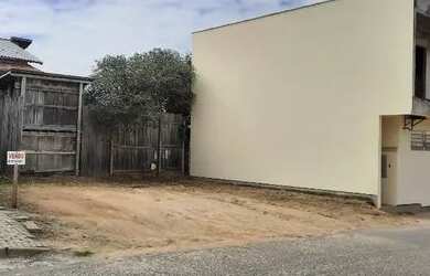 Imagem: O terreno possui 168m² de Área e está localizado em Monte