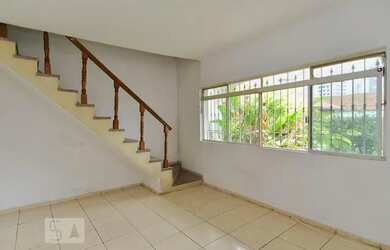 Imagem: A casa possui 4 Dormitórios, 4 Banheiros, 2 Vagas na garagem