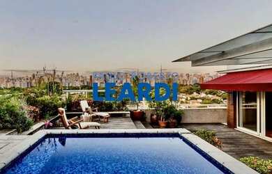 Imagem: O apartamento na cobertura possui 3 Dormitórios, 5 Banheiros