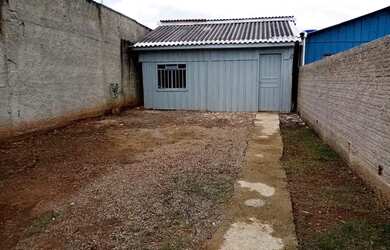 Imagem: A casa possui 1 Dormitório, 1 Banheiro, 2 Vagas na garagem