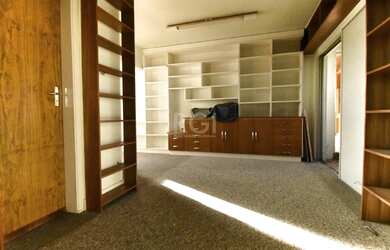 Imagem: O depósito possui 185m² de Área e está localizado em Bom