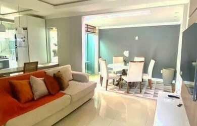 Imagem: A casa possui 3 Dormitórios, 1 Banheiro, 2 Vagas na garagem