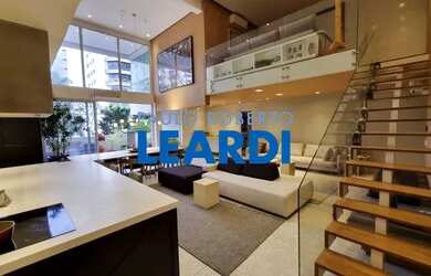 Imagem: O apartamento possui 5 Dormitórios, 5 Banheiros, 4 Vagas na