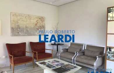 Imagem: O apartamento possui 4 Dormitórios, 3 Banheiros, 3 Vagas na