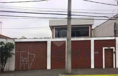 Imagem: O depósito possui 5 Vagas na garagem, 684m² de Área e está