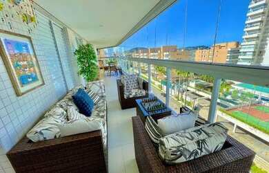 Imagem: O apartamento possui 3 Dormitórios, 2 Banheiros, 2 Vagas na