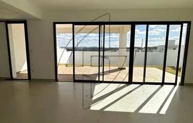 Imagem: A casa em condomínio possui 3 Dormitórios, 4 Banheiros, 4