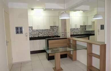 Imagem: O apartamento possui 2 Dormitórios, 1 Banheiro, 1 Vaga na garagem