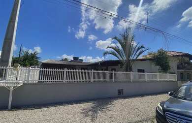 Imagem 1: CASA EM NAVEGANTES. 140m² de Área, 3 Vagas na garageme3 Dormitórios