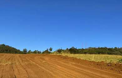 Imagem: O terreno e possui Dormitórios, Suítes, Banheiros, 500-0m²