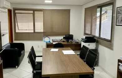 Imagem: O depósito possui 2 Vagas na garagem, 50m² de Área e está