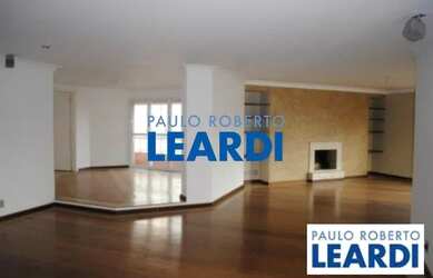 Imagem: O apartamento possui 4 Dormitórios, 5 Banheiros, 5 Vagas na