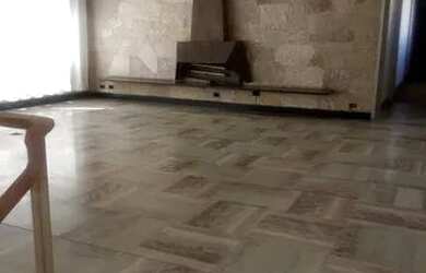 Imagem: A casa possui 5 Dormitórios, 5 Banheiros, 4 Vagas na garagem