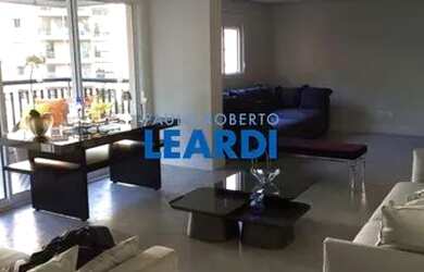 Imagem: O apartamento possui 4 Dormitórios, 4 Banheiros, 4 Vagas na