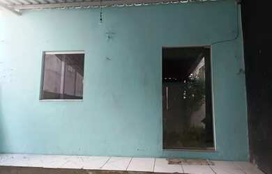 Imagem: A casa possui 2 Dormitórios, 2 Banheiros e 5 Vagas na garagem